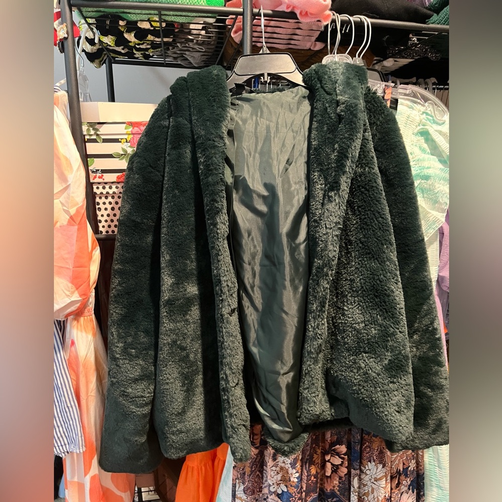 Simply Vera Faux Fur Coat💚✨